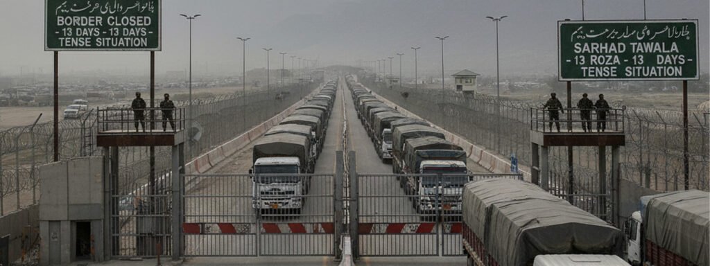 Pak-Afghan Border Crossings Remain Closed for 13th Consecutive Day Amid Rising Tensions